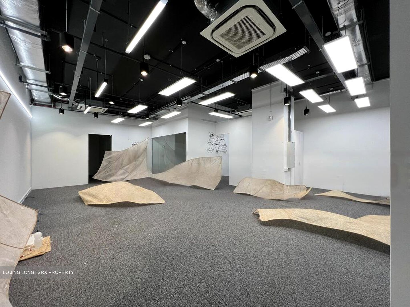 THE KINGSMEN EXPERIENCE (D16), Office #457224801